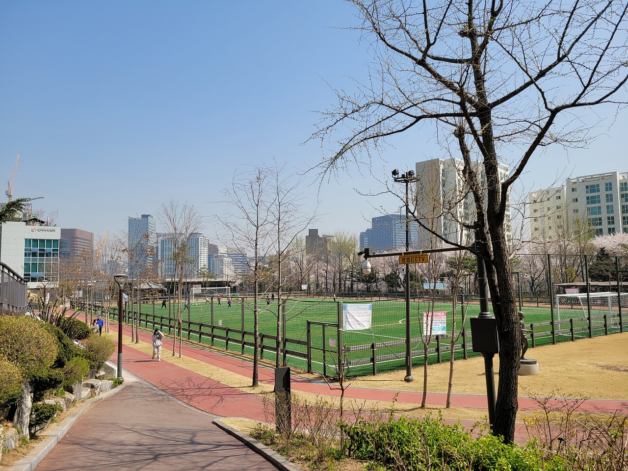 巴萨的球探 巴萨的球探