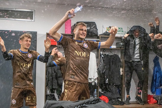 也導致了在 也導致了在